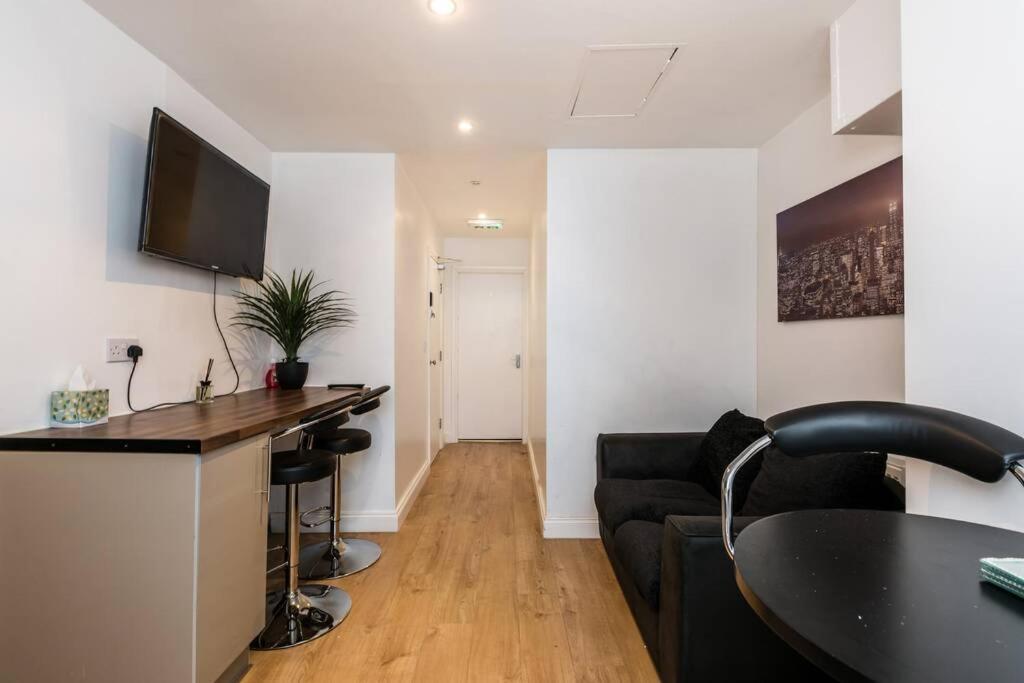 Liverpool City Centre - Fabulous 3 En-Suite Bedrooms - Sleeps 10 People Εξωτερικό φωτογραφία