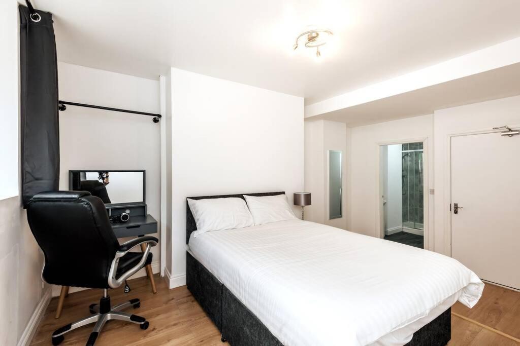Liverpool City Centre - Fabulous 3 En-Suite Bedrooms - Sleeps 10 People Εξωτερικό φωτογραφία
